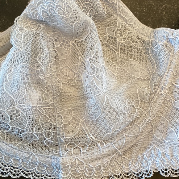 Lace Underwire Bra - Picture 3 of 8